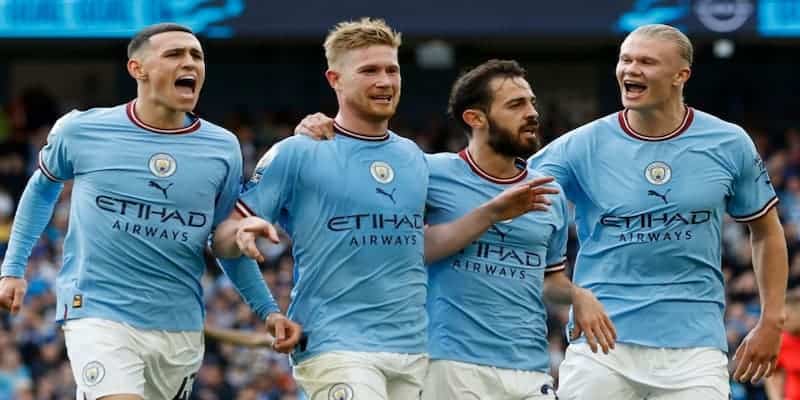 Man City gây áp lực lên Arsenal - Nhiệm vụ phải thắng 6 Man City đánh bại Fulham - gây áp lực lên ngôi đầu của pháo thủ