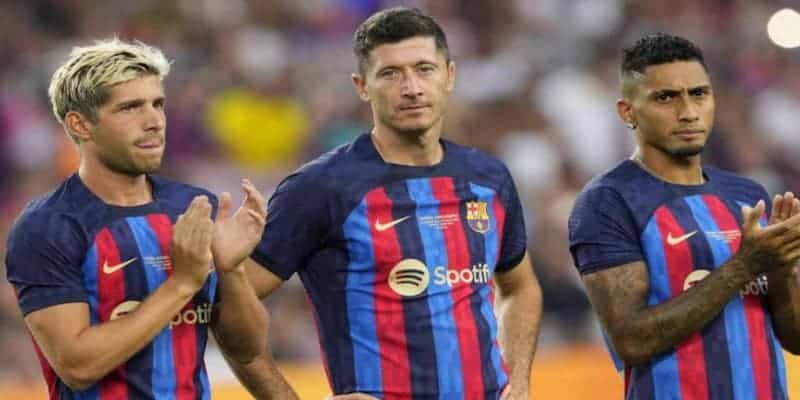 Lewandowski chưa thể giúp đội bóng Barca vơi được "nỗi nhớ" M10 8 Khởi đầu ấn tượng của Barca tại La Liga