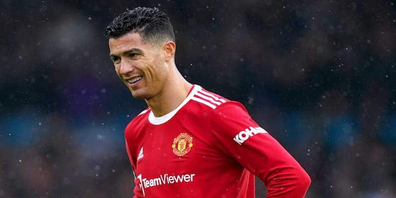 Người hùng Ronaldo trở thành người thừa tại Old Trafford khi nào? 5 Cơ duyên giữa Ronaldo với đội chủ sân Old Trafford